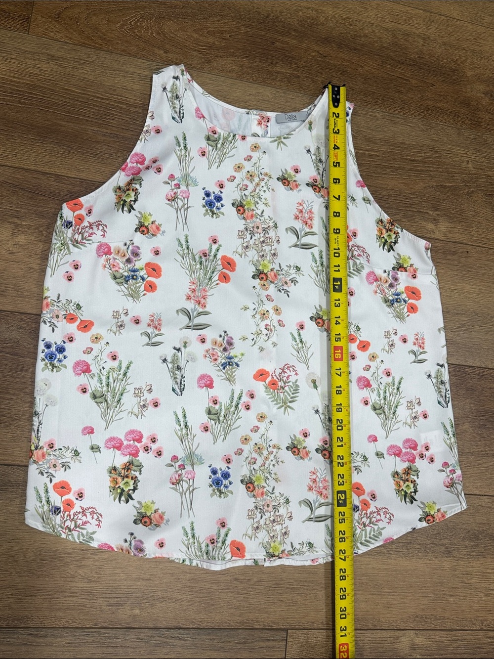 DALIA  Woman’s White Floral Sleeveless Camisole Top. Size XL - Picture 8 of 9